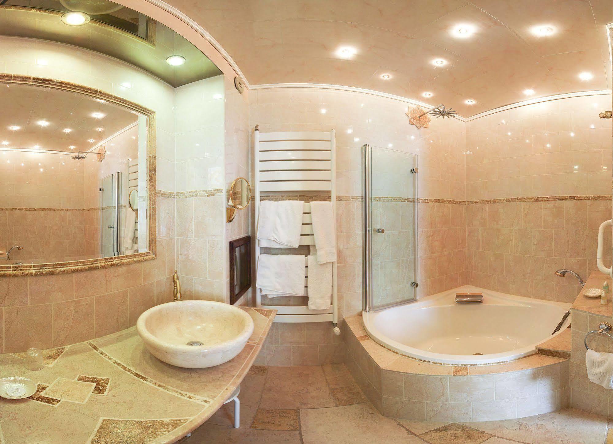 Du Vieux Hotel 3*